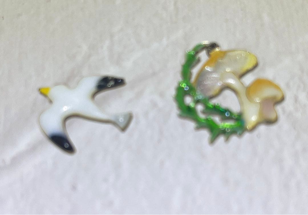 七宝焼　チャーム ピアス ペントップ　きのこ　カモメ