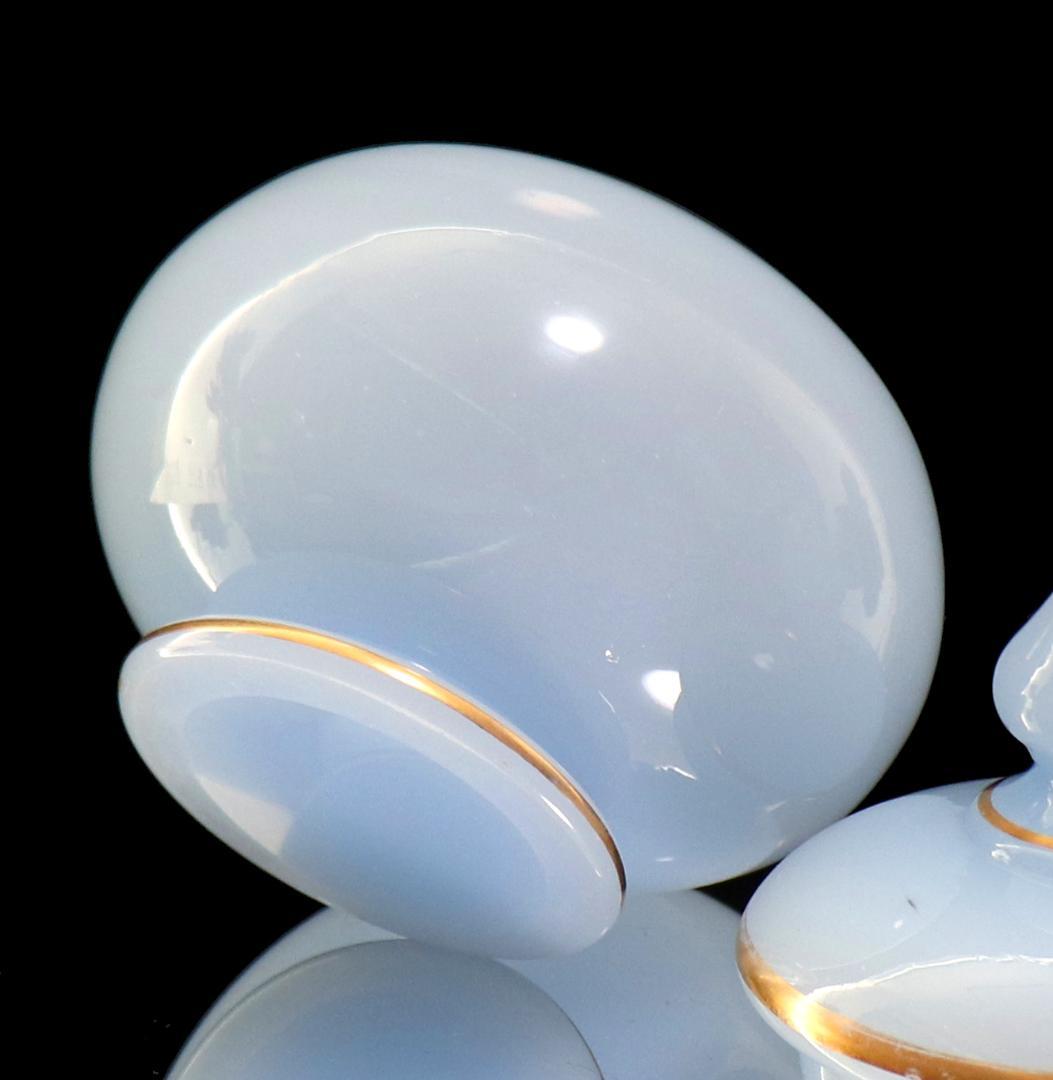 オールド・バカラ レアカラー ライトブルー オパーリンクリスタル製 金彩蓋物