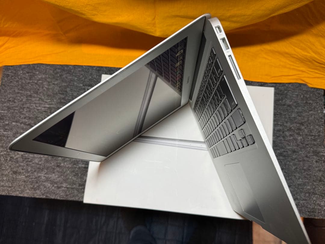 MacBook本体 MacBook Air 2015 8GB 256GB