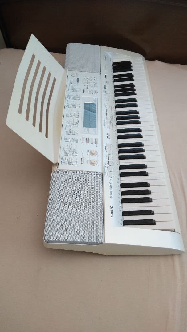 CASIO 光ナビゲーション キーボード 61鍵盤 LK-208