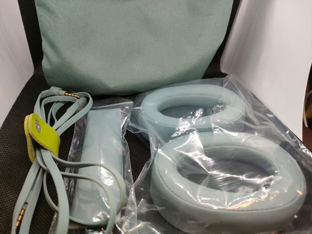 ソニー ヘッドホン h.ear on 2 MDR-H600A　イヤパッド他