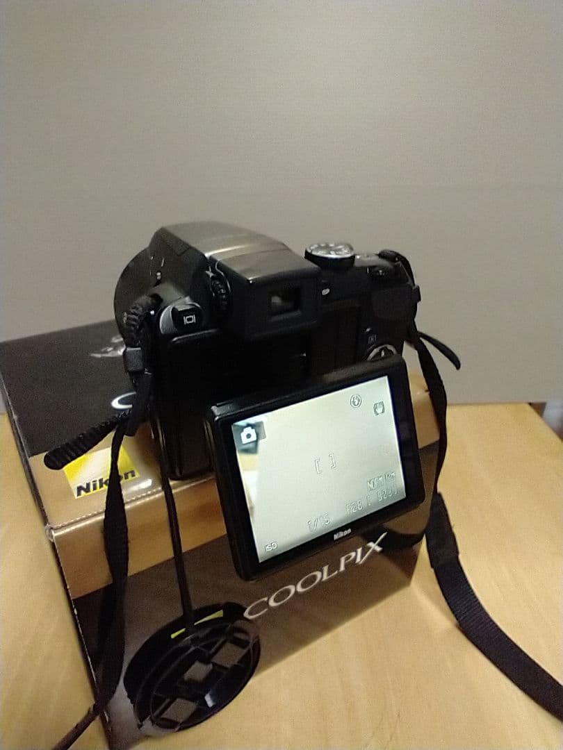 ★再々値下げ★ Nikon COOLPIX P90 デジタルカメラ 純正ケース付