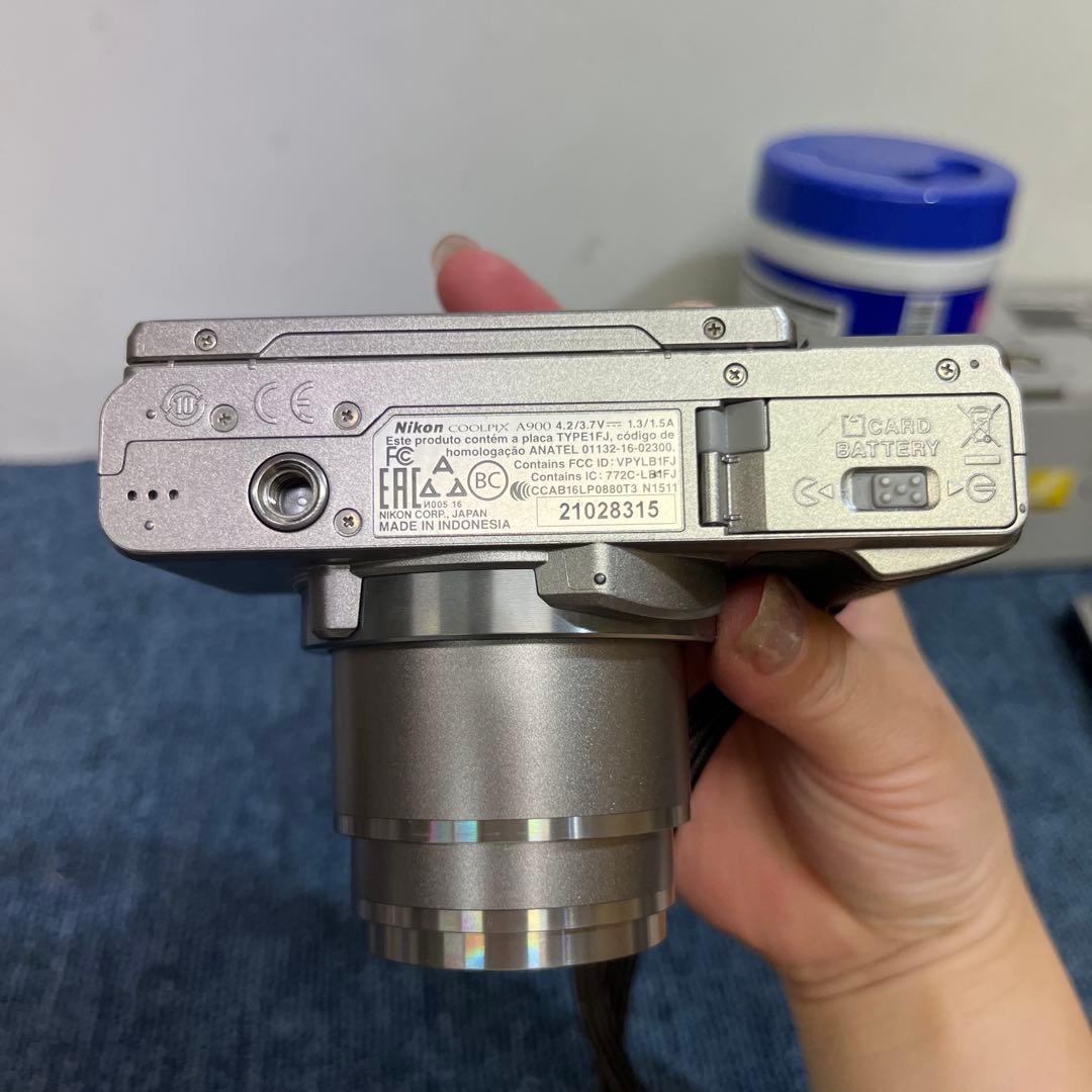 Nikon COOLPIX A900　シルバー