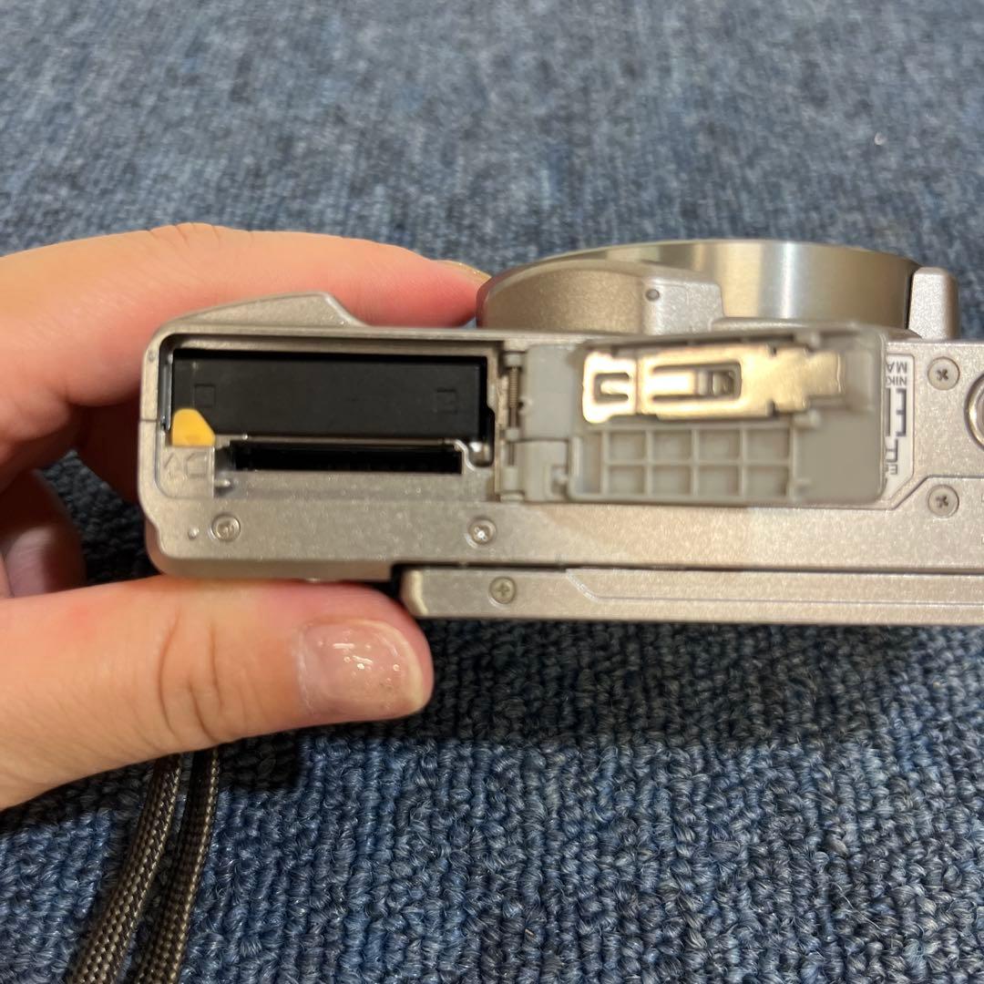 Nikon COOLPIX A900　シルバー