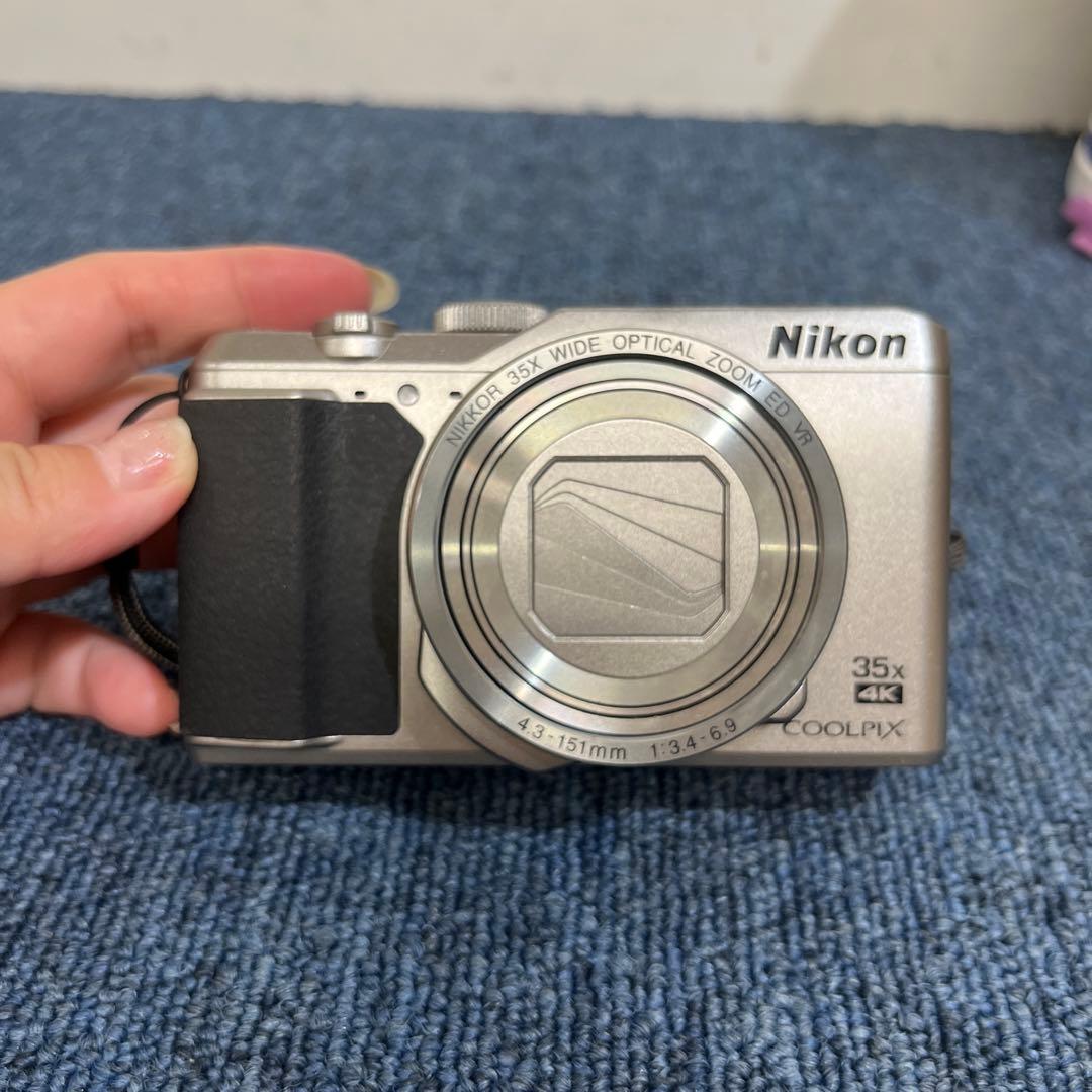 Nikon COOLPIX A900　シルバー
