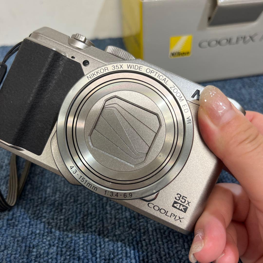 Nikon COOLPIX A900　シルバー