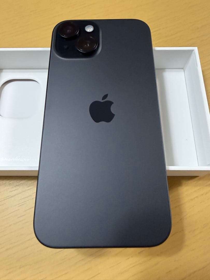 【週末値下げ】iPhone 15 Black 256GB SIMフリー +ケース