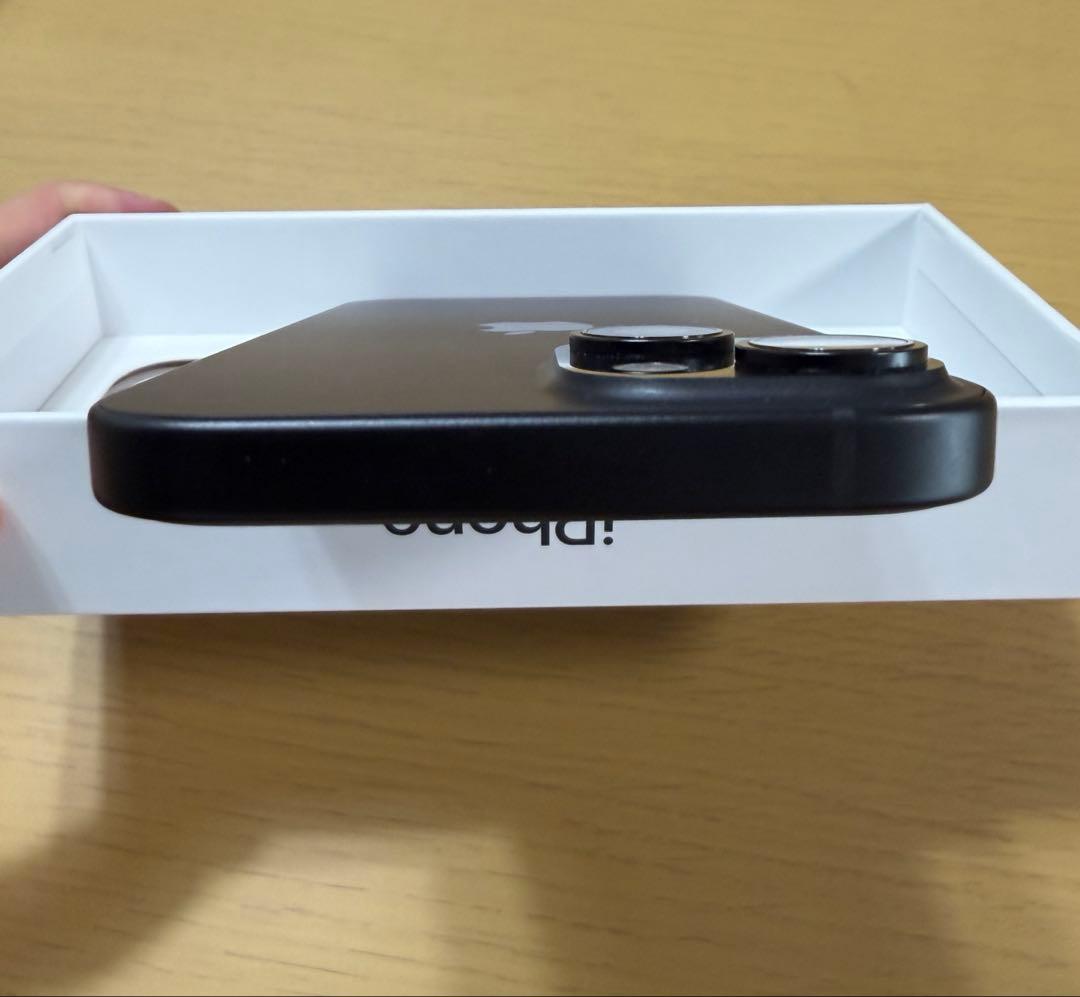 【週末値下げ】iPhone 15 Black 256GB SIMフリー +ケース