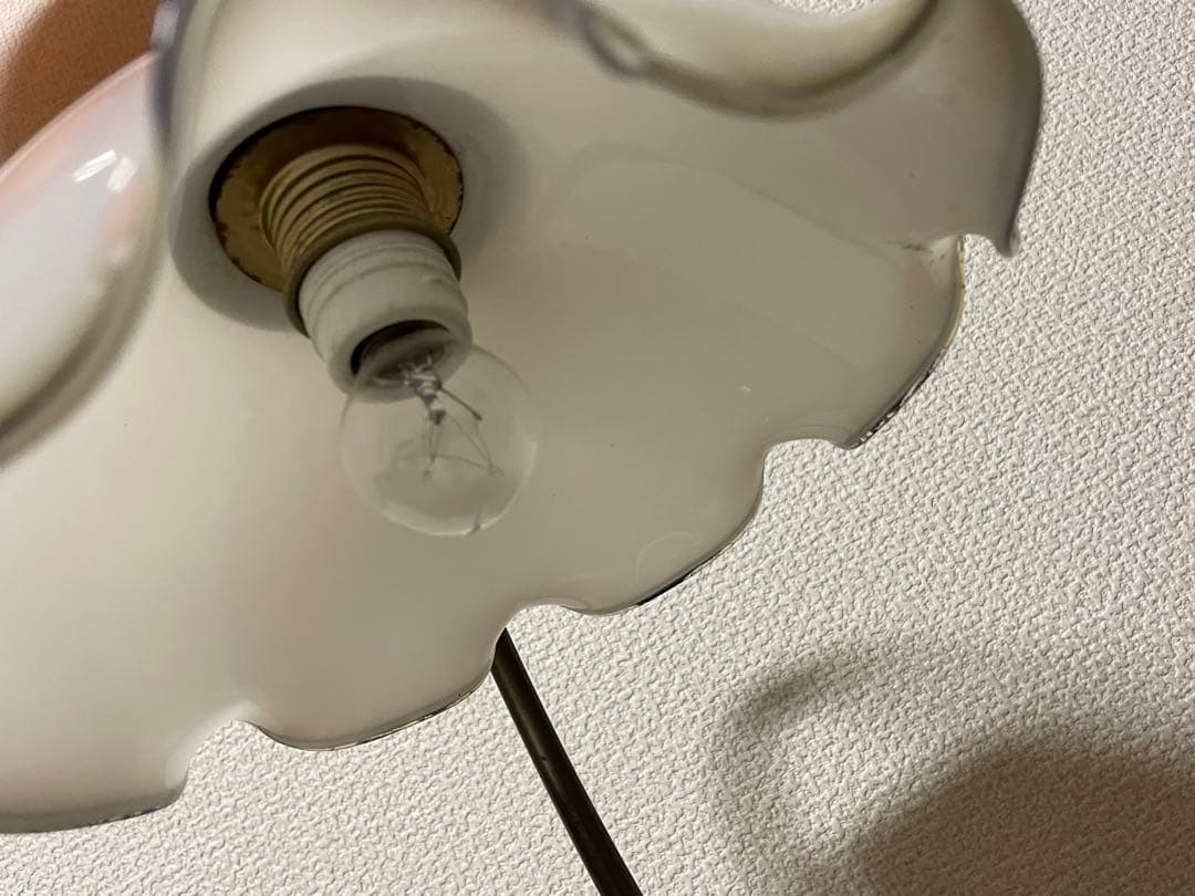 レトロ　乳白　ガラス　アンティーク　ライトスタンド　フリル　ランプ