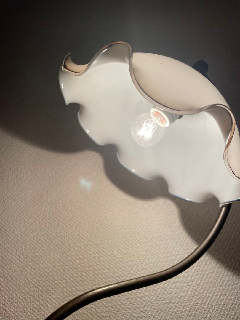 レトロ　乳白　ガラス　アンティーク　ライトスタンド　フリル　ランプ