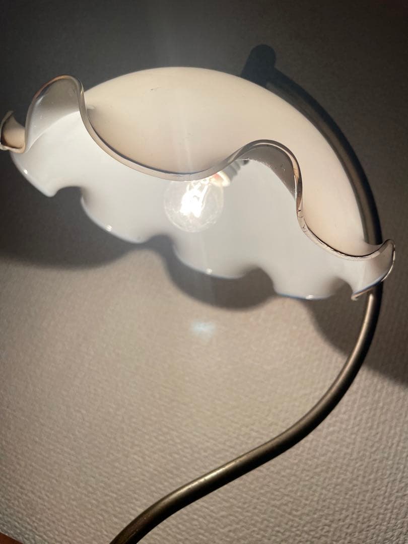 レトロ　乳白　ガラス　アンティーク　ライトスタンド　フリル　ランプ