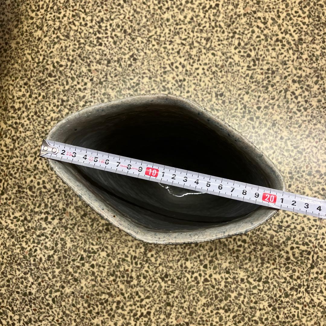 お値下げしました。信楽焼手造り花器吹藍楕円