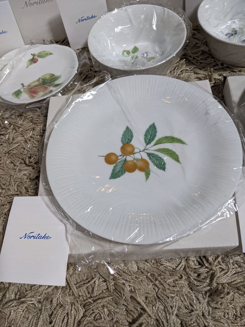 Noritake フルーツモチーフ 食器セット