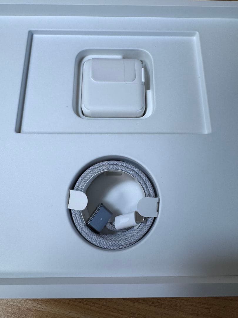 Apple 2024 MacBook Air 13インチ