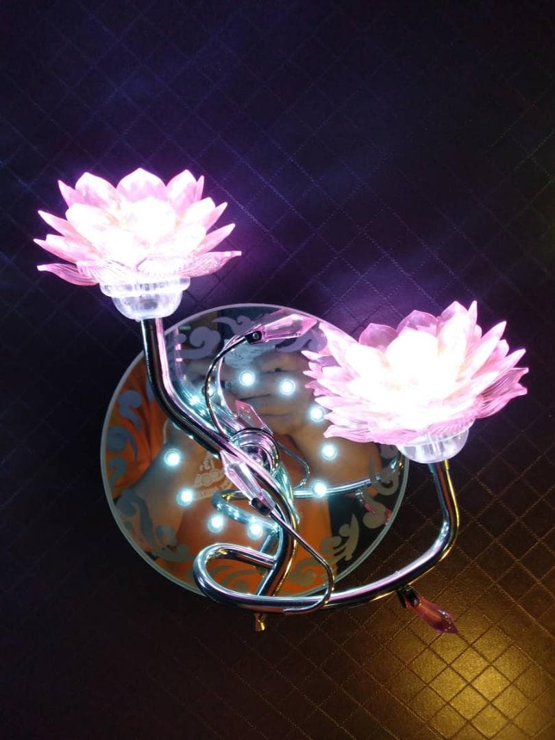 新作　フラワータイプ　ピンク　壁掛け 　LED内蔵 シャンデリア