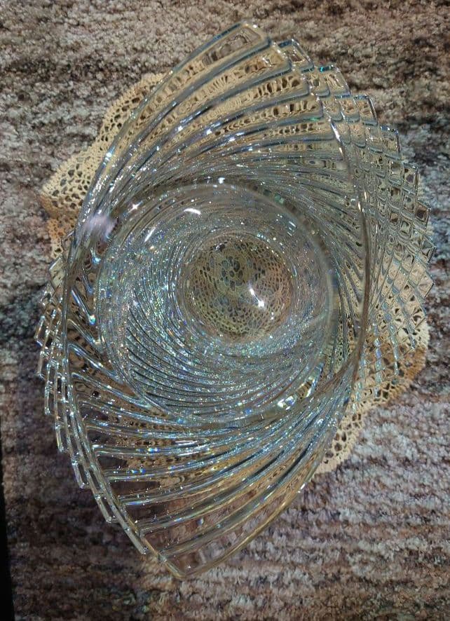 中古品　バカラ　フラワーベース　ツイスト？