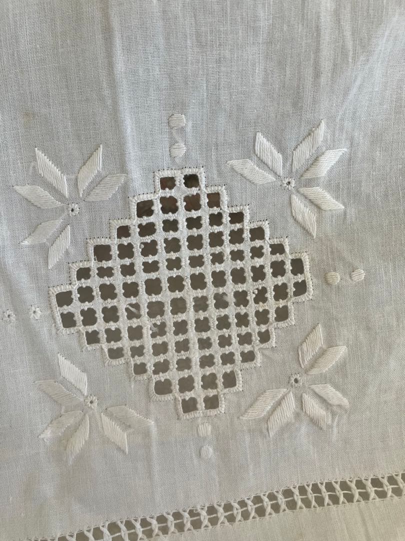 刺繍 テーブルクロス 83x83cm