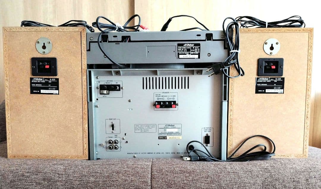 ビクター　ミニコンポ ダブルカセット・レコードプレーヤー　R-E22/L-E22