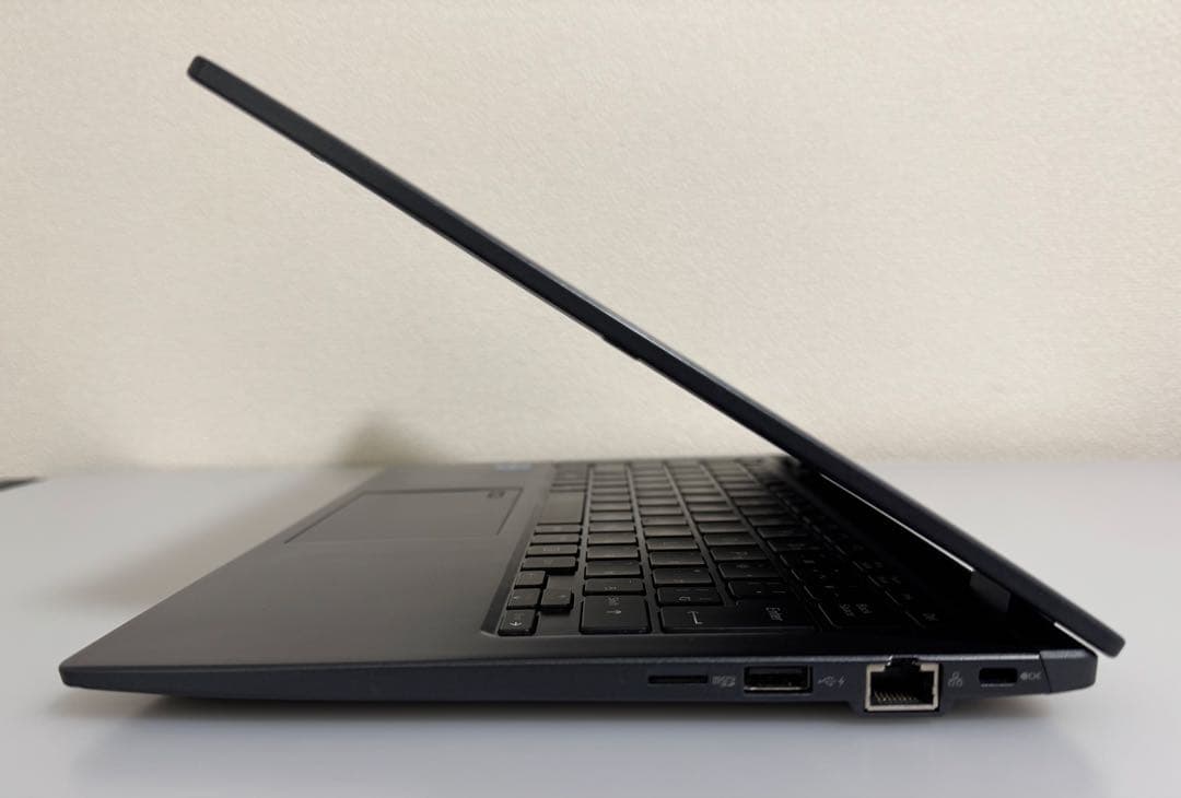 累積2169h 東芝 G83/HU 16GB 256GB Office 顔・指紋