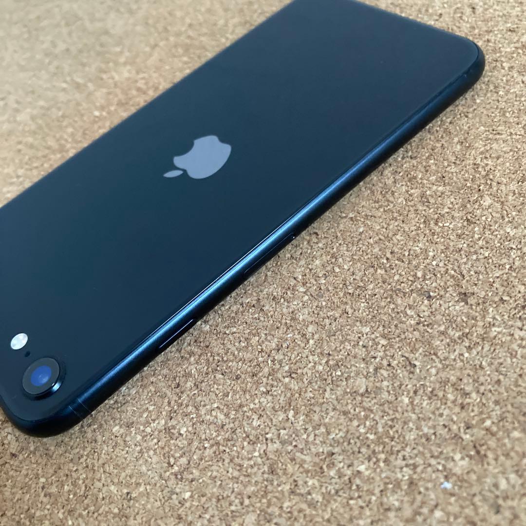 4139 美品☆電池新品☆iPhoneSE2 第2世代 64GB SIMフリー☆