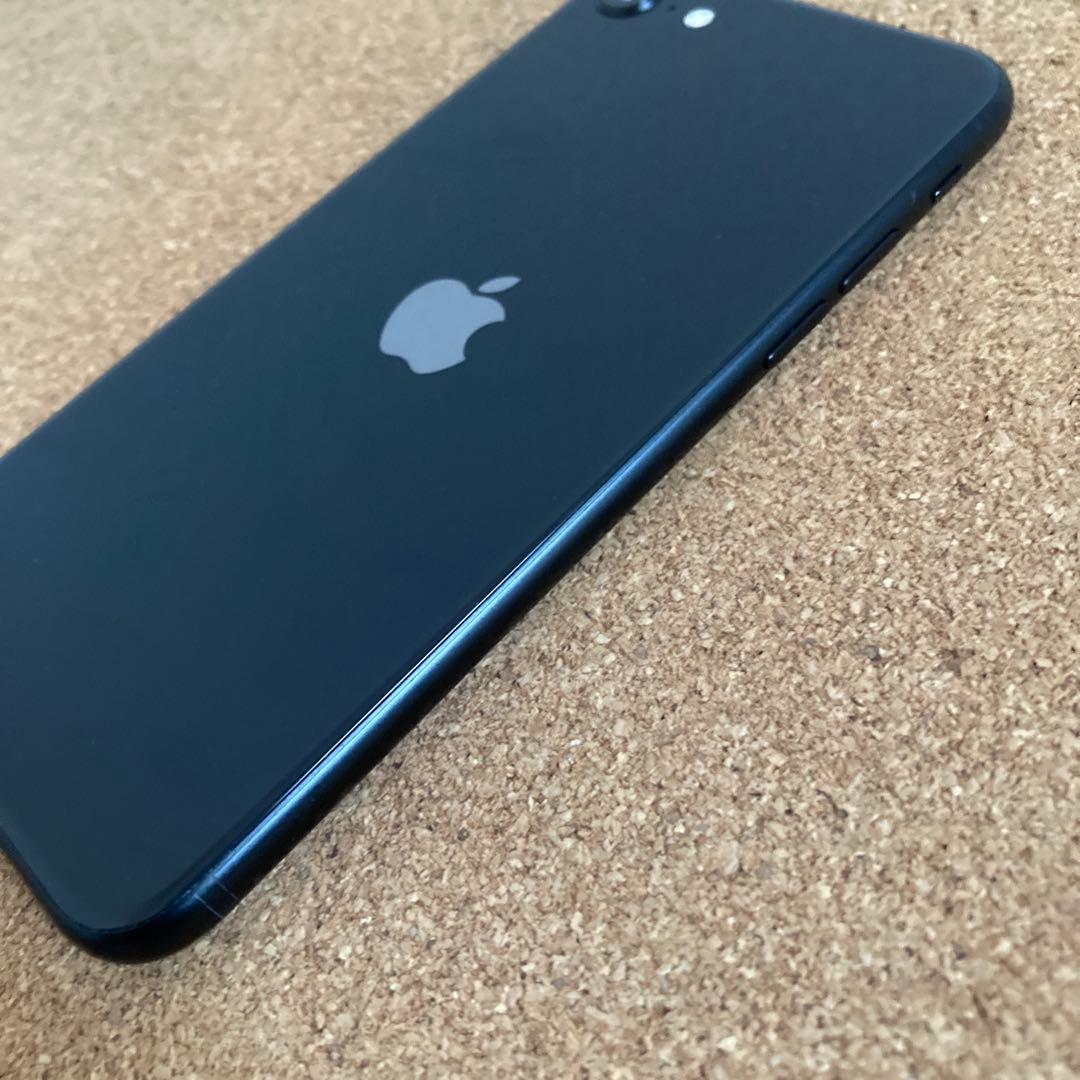 4139 美品☆電池新品☆iPhoneSE2 第2世代 64GB SIMフリー☆