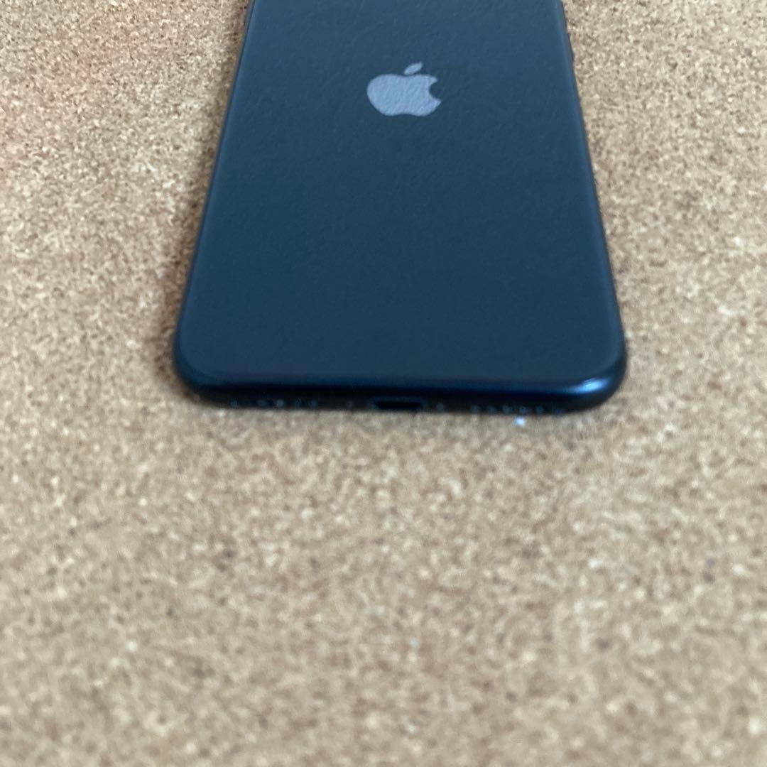 4139 美品☆電池新品☆iPhoneSE2 第2世代 64GB SIMフリー☆
