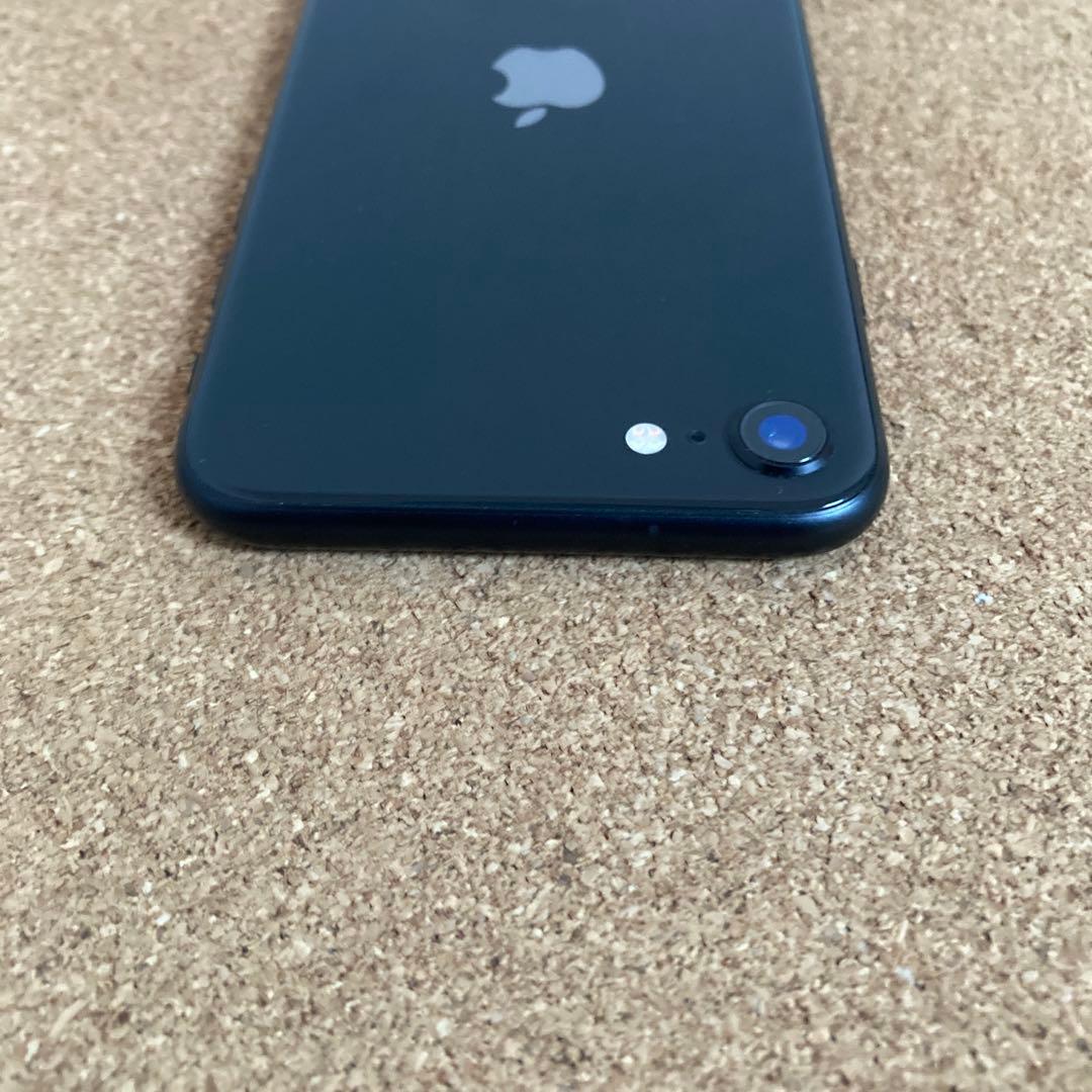 4139 美品☆電池新品☆iPhoneSE2 第2世代 64GB SIMフリー☆