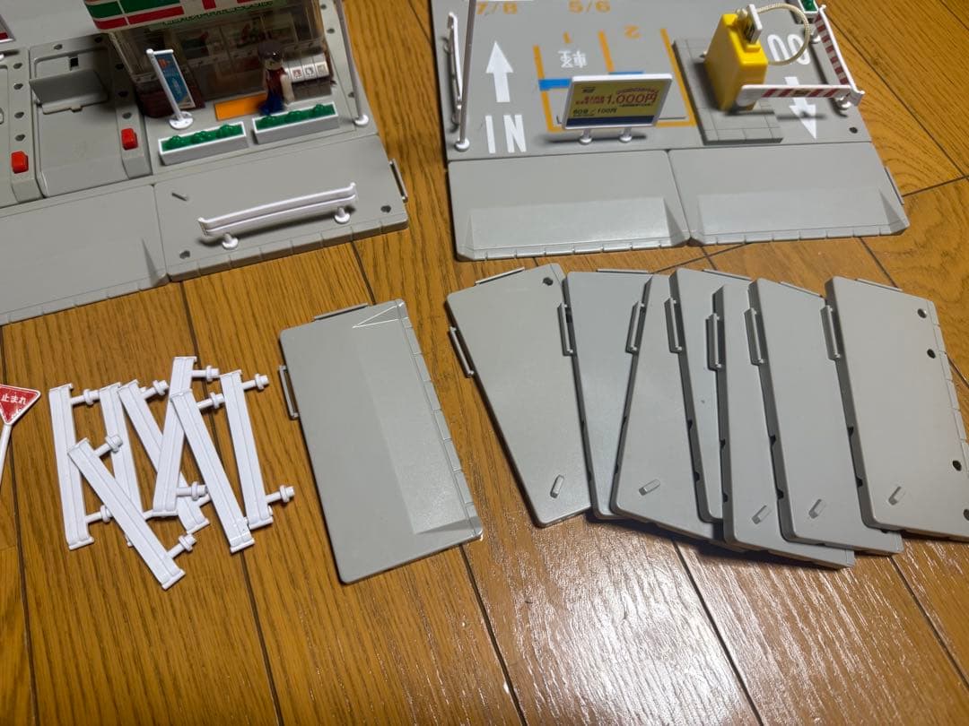 トミカタウン7点まとめ売り＊HONDAセブンイレブンJOMOオートバックス交番…