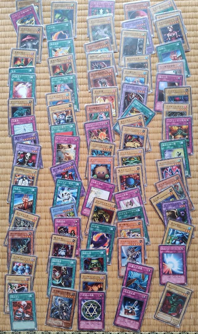 【ジャンク品】遊戯王カード 大量まとめ売り約900枚以上 ノーマルメイン コナミ