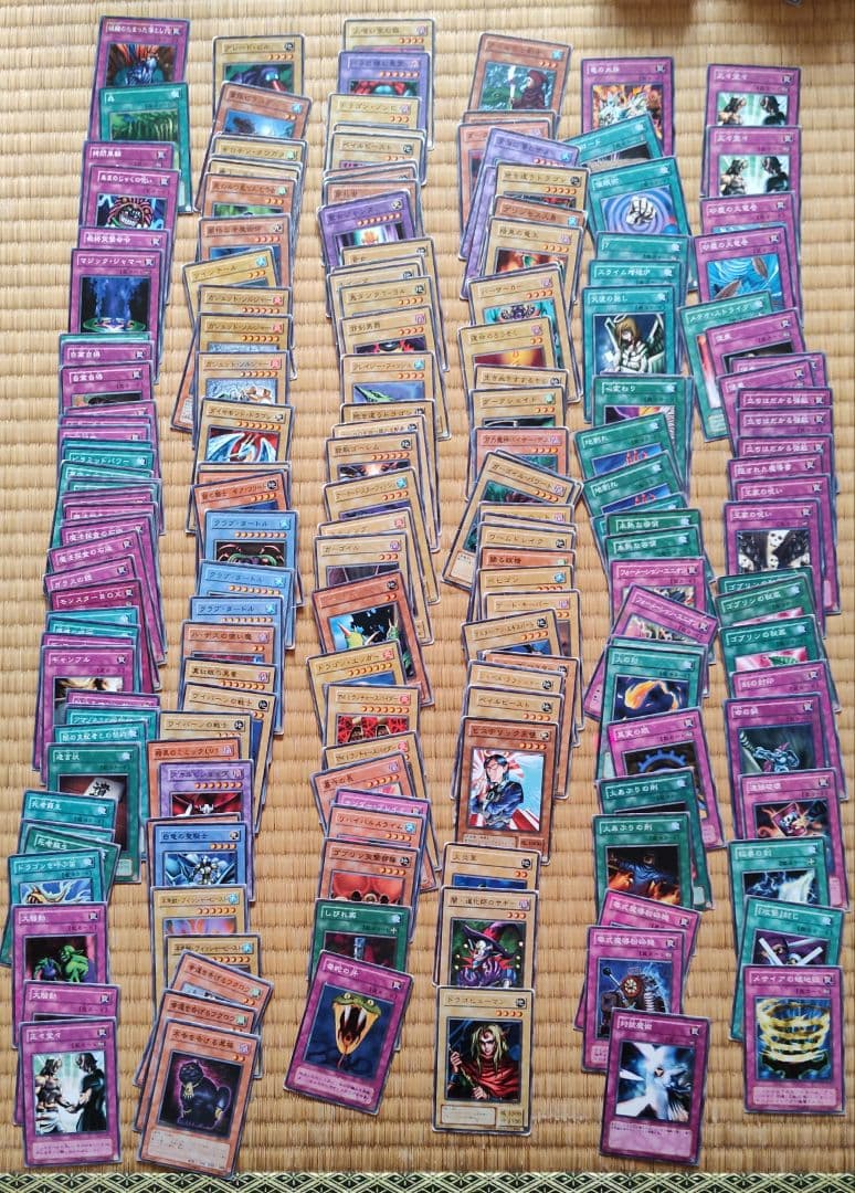 【ジャンク品】遊戯王カード 大量まとめ売り約900枚以上 ノーマルメイン コナミ