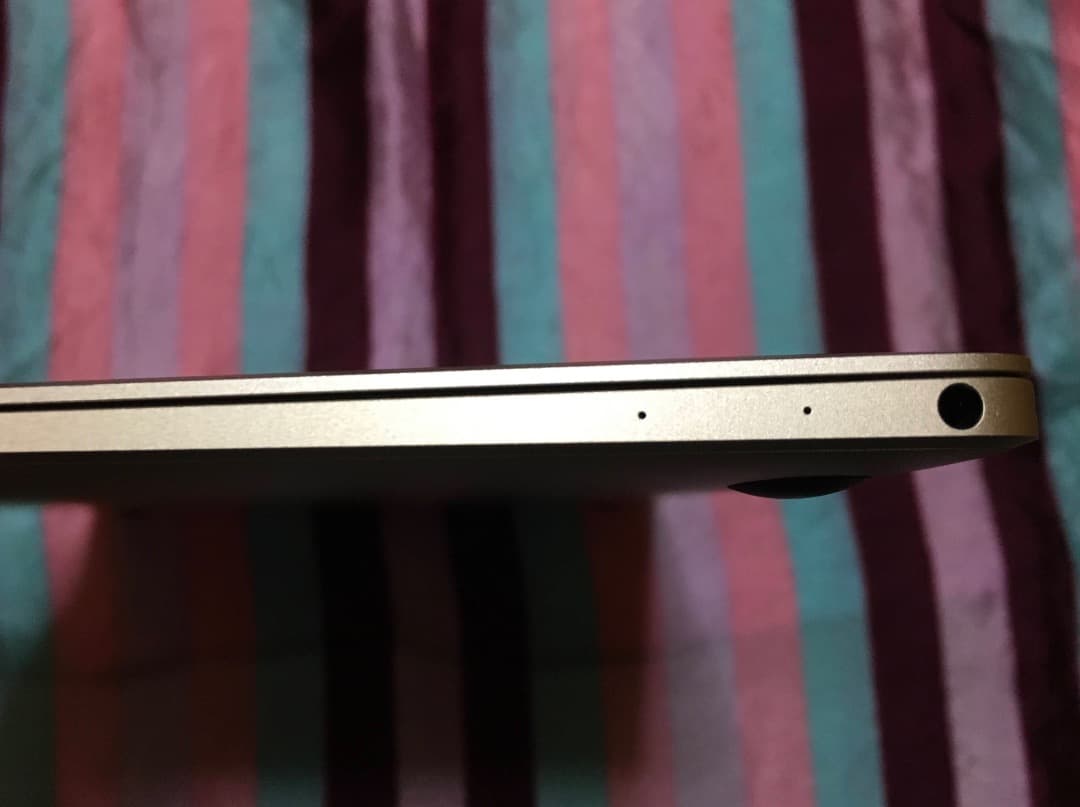 Apple MacBook 2015 8GB 250GB WIN11 化粧箱AC