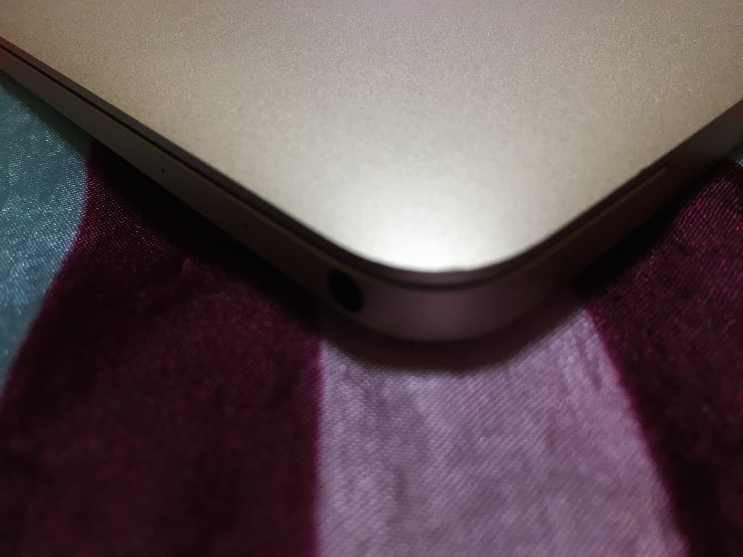 Apple MacBook 2015 8GB 250GB WIN11 化粧箱AC