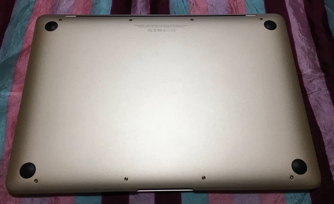 Apple MacBook 2015 8GB 250GB WIN11 化粧箱AC