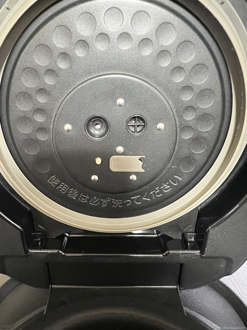【美品】タイガー魔法瓶 圧力IH炊飯ジャー5.5合JPC-K10土鍋コーティング