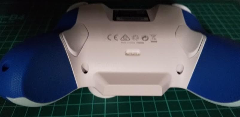 BLITZ 2 ゲーミングコントローラー