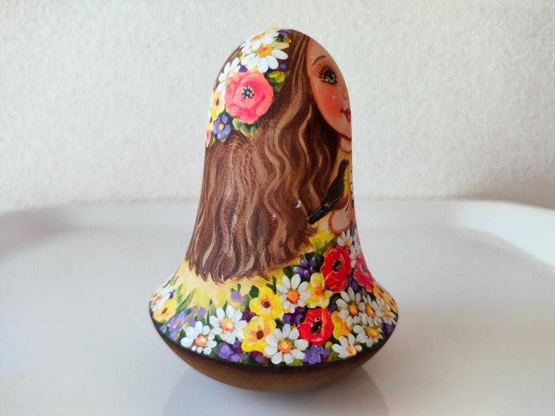 【KV011】10cm級 おきあがりこぼし カバノヴァ　花を持つ少女