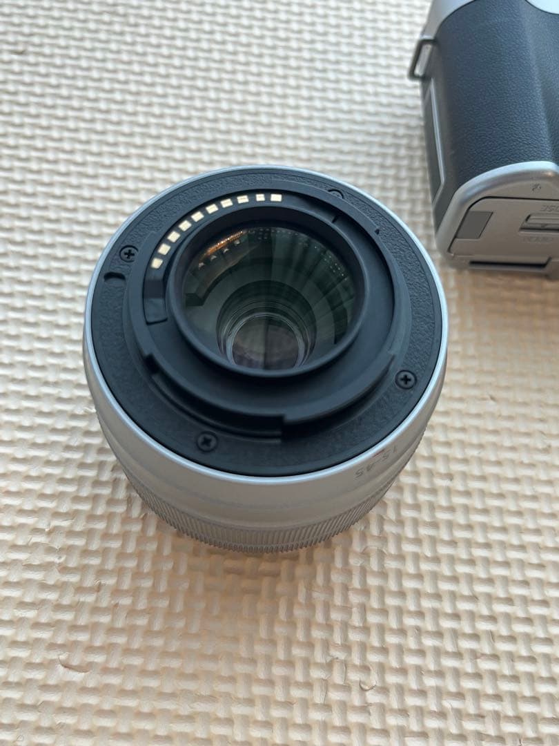 FUJIFILM X-A5 レンズキット (シルバー) ミラーレス一眼レフカメラ