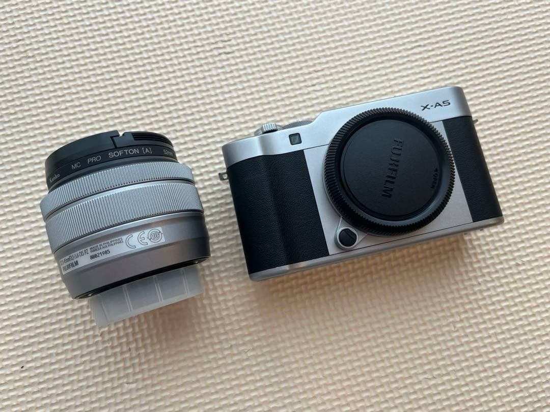 FUJIFILM X-A5 レンズキット (シルバー) ミラーレス一眼レフカメラ