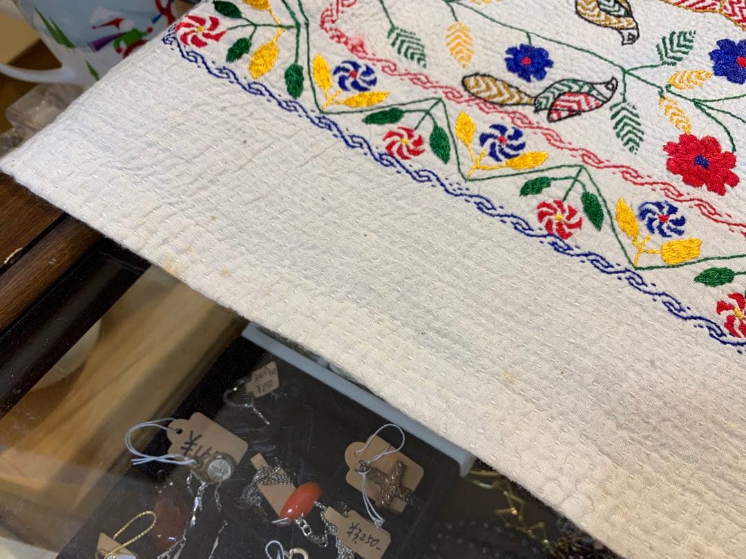 G0326-04★Aarong ノクシカタ刺繍　テーブルクロス　2点