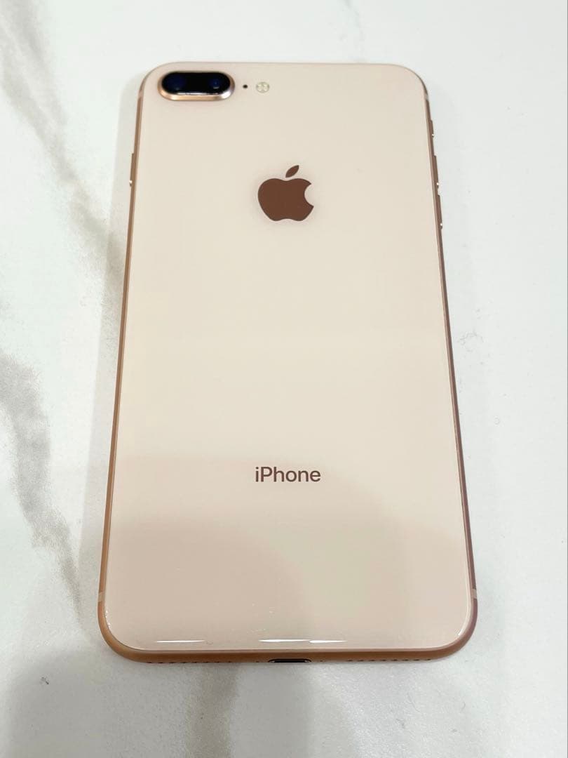 iPhone 8 Plus ピンクゴールド