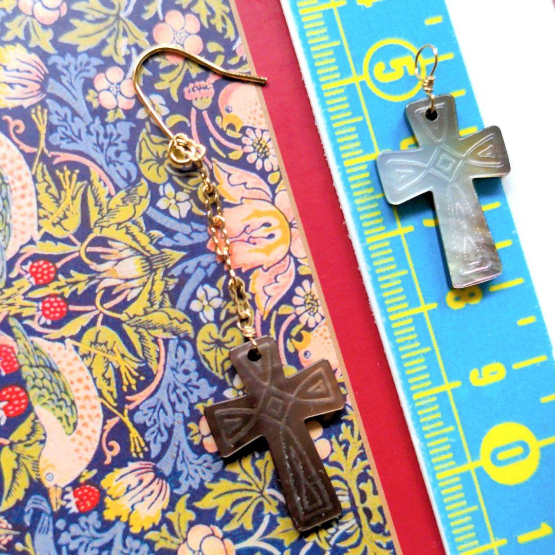 14kgf 天然シェル黒蝶貝クロス十字架シンプルピアスチャームセット