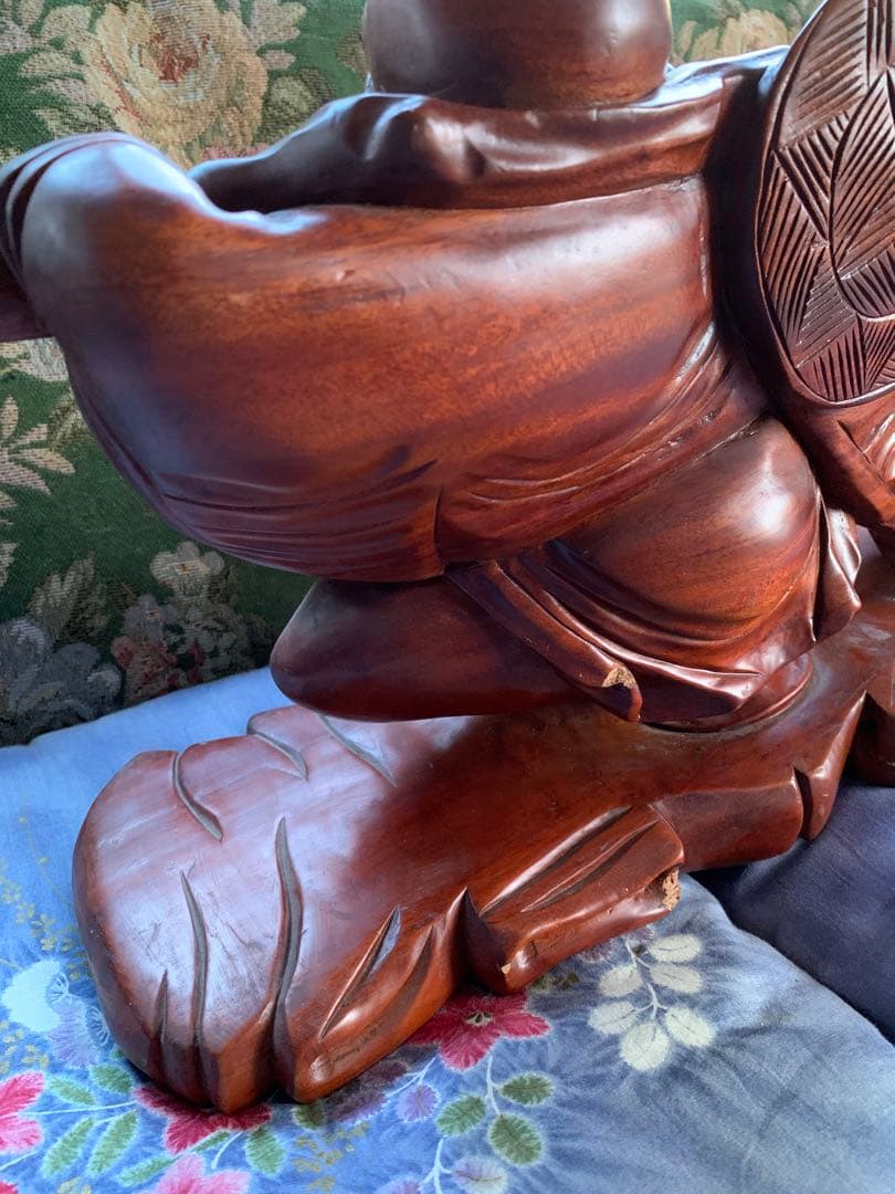 七福神の布袋尊様 縁起物 置物 インテリア 木彫り 大きめ