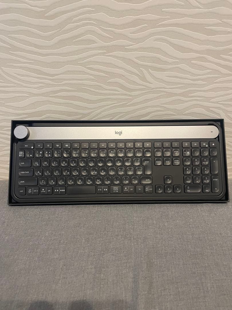 【美品】Logicool Craft ワイヤレスキーボード（日本語配列)