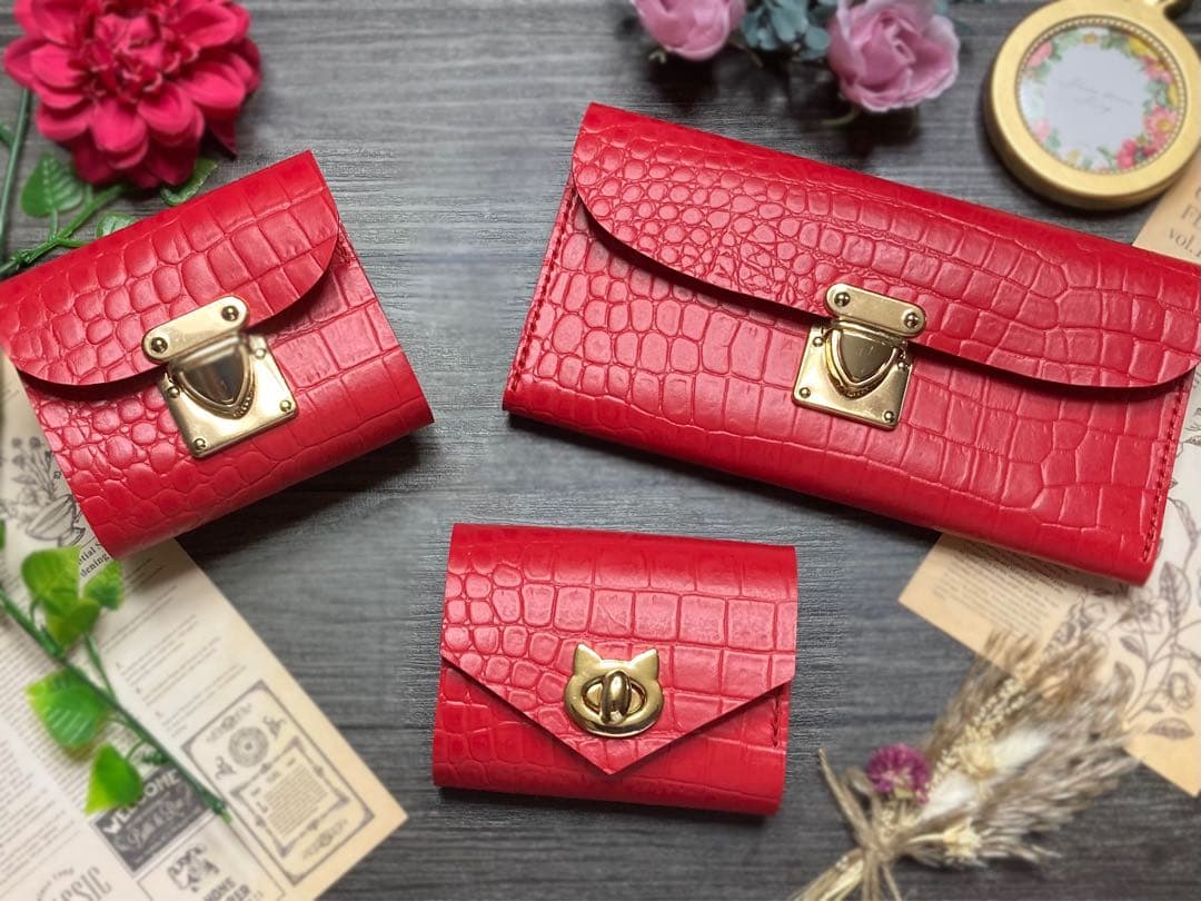 ❤【可愛さ×高級感♪】お洒落可愛い猫の総本革コンパクトミニ財布♪赤 クロコ柄