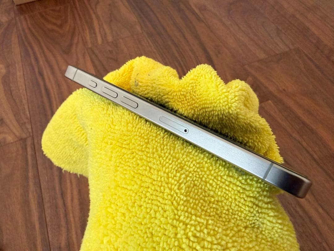 iPhone15 Pro 128GB ナチュラルチタニウム オマケあり
