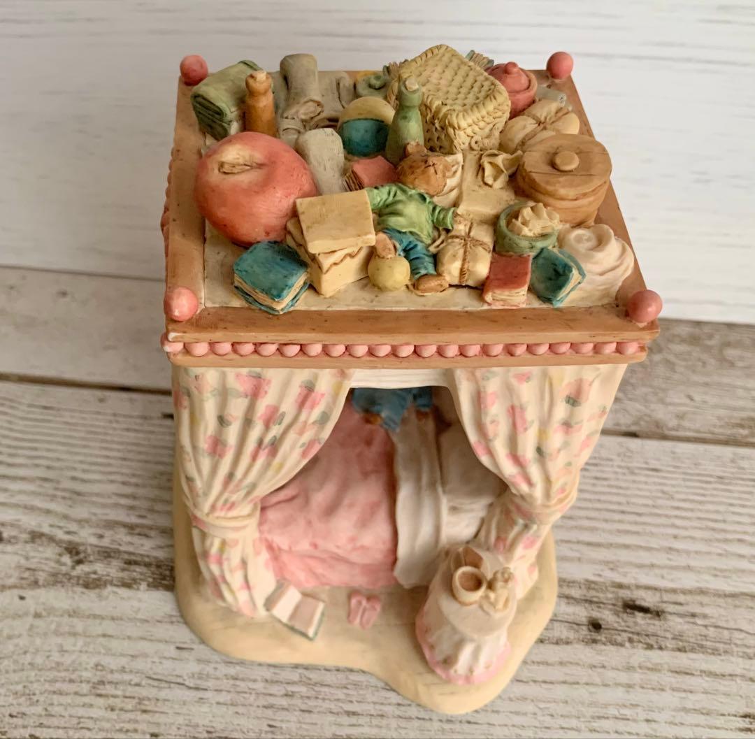 ブランブリーヘッジ プリムローズの天蓋付きベッド ボーダーファインアーツ