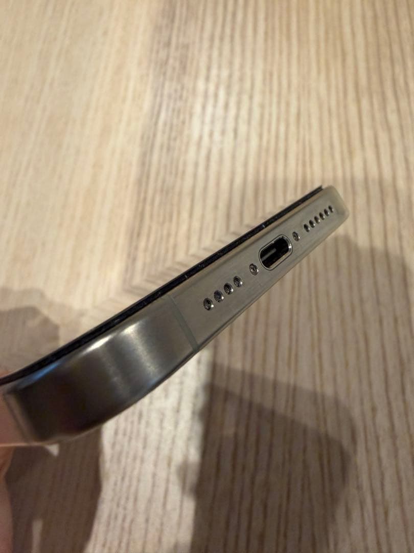 Apple iPhone 15 Pro MAXシルバー 本体のみ 1T