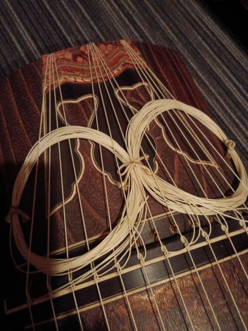 【引取限定】琴 13弦 蒔絵装飾 2面セット 替え糸付き 和楽器 箏 引取歓迎