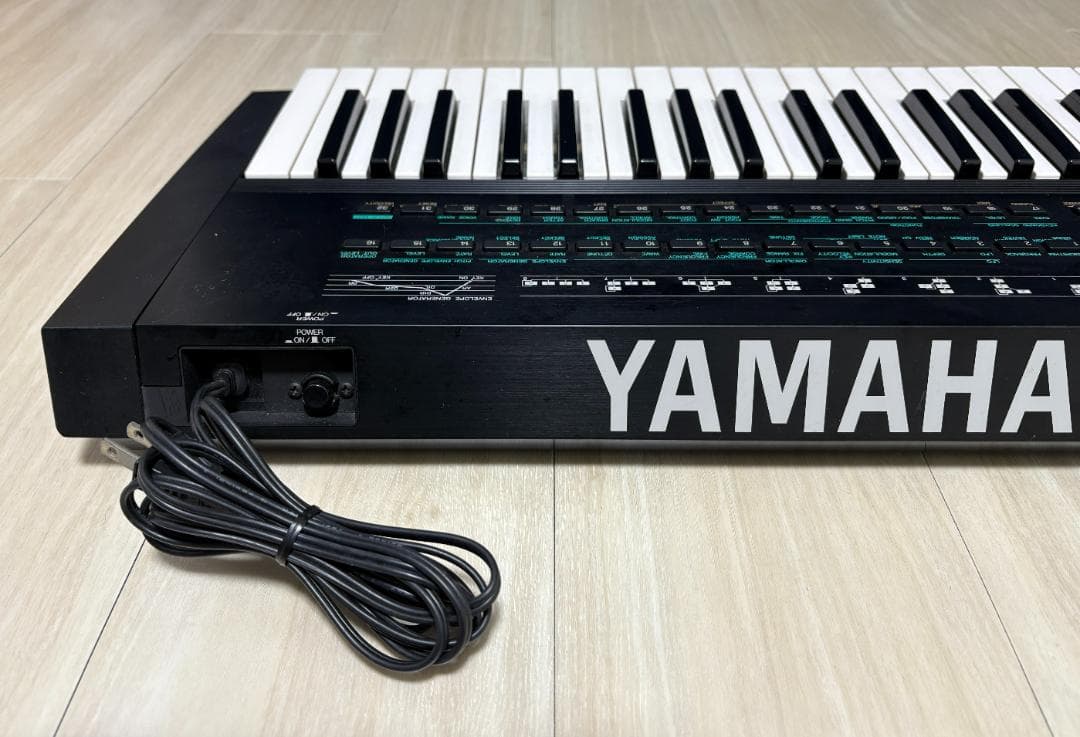 Yamaha V2 61鍵 キーボードシンセサイザー