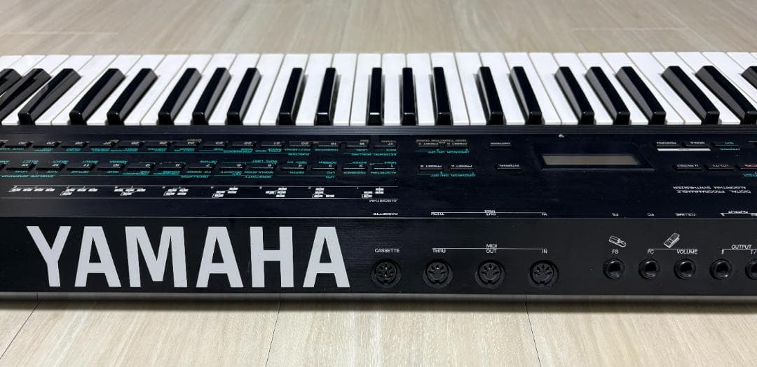 Yamaha V2 61鍵 キーボードシンセサイザー